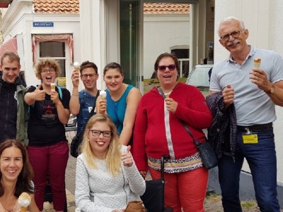 Groeten uit Volendam JV